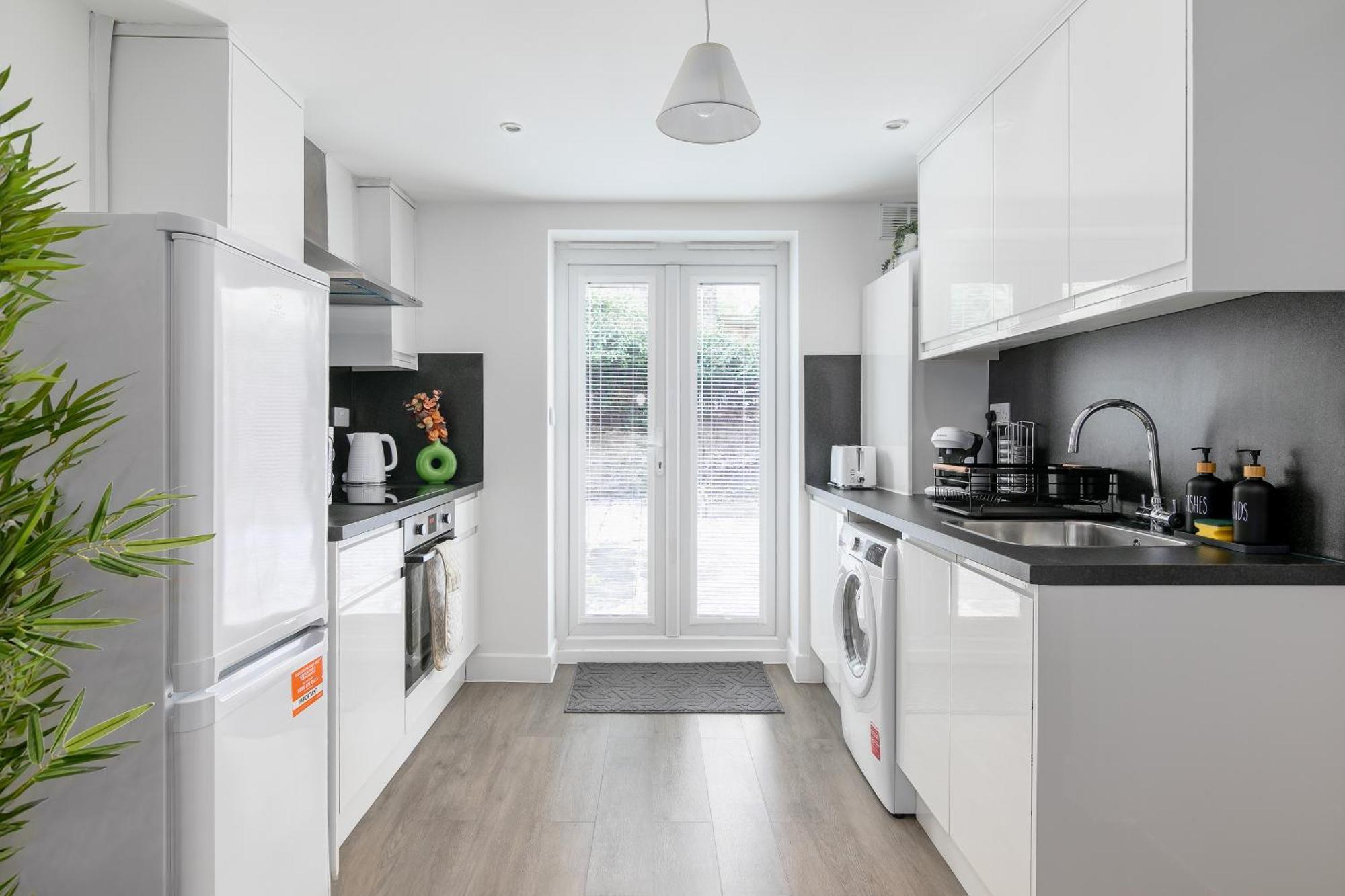Flat In Queens Park London Exterior photo